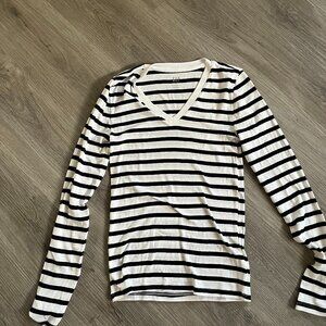 Gap longsleeve shirt
